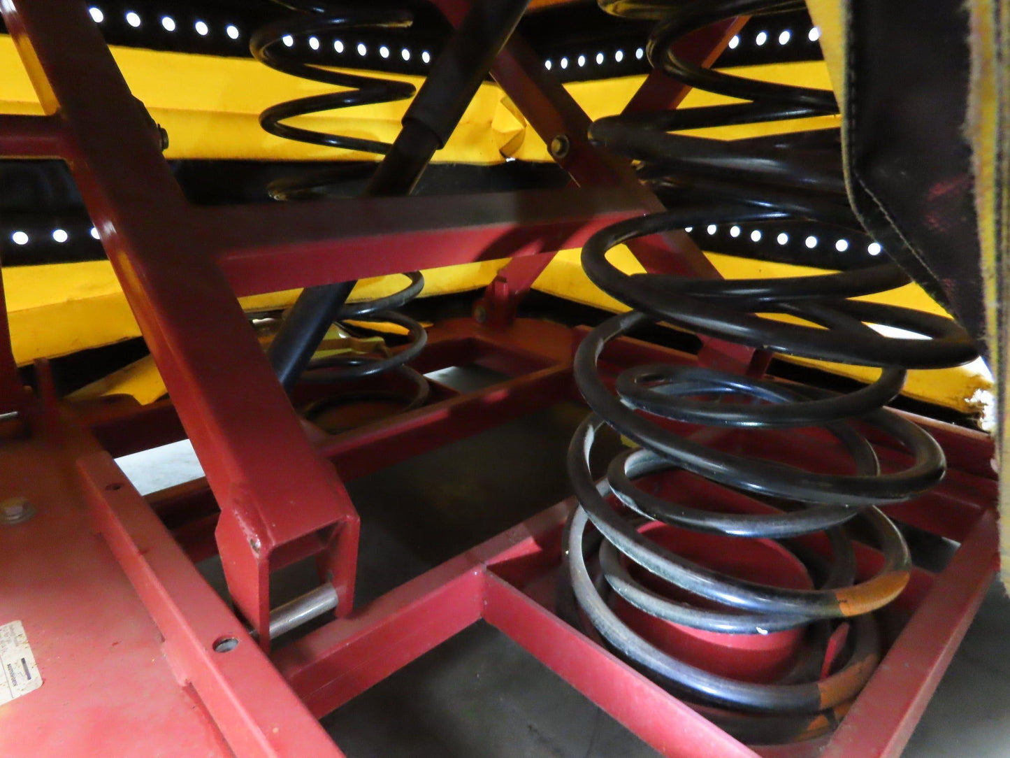 Southworth Spring Table Pallet Load Leveler Single Spring 43-1/2" Turntable