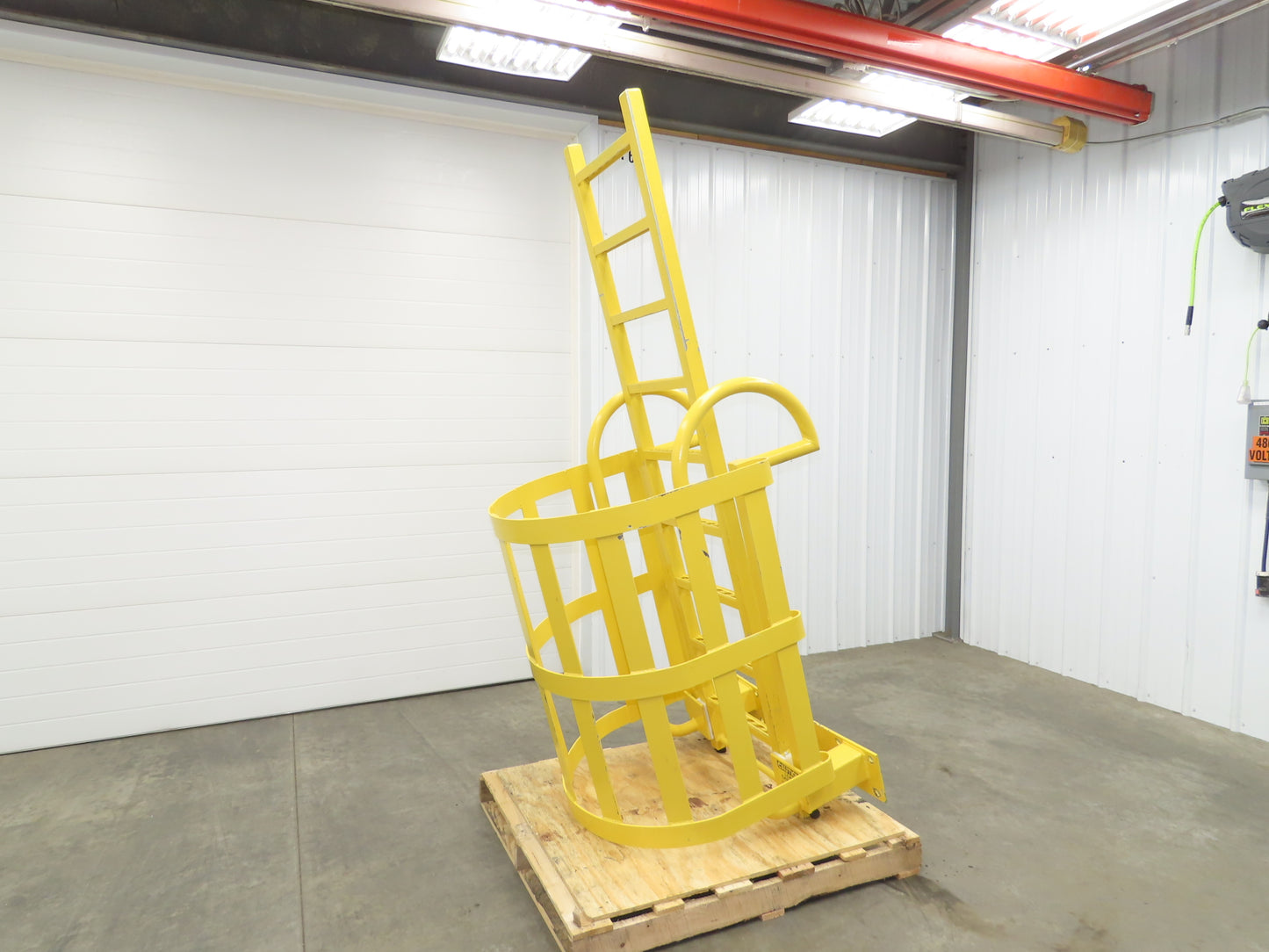 Industrial Mezzanine OSHA Ladder 7' Floor Height Cage Safety Steel Railing