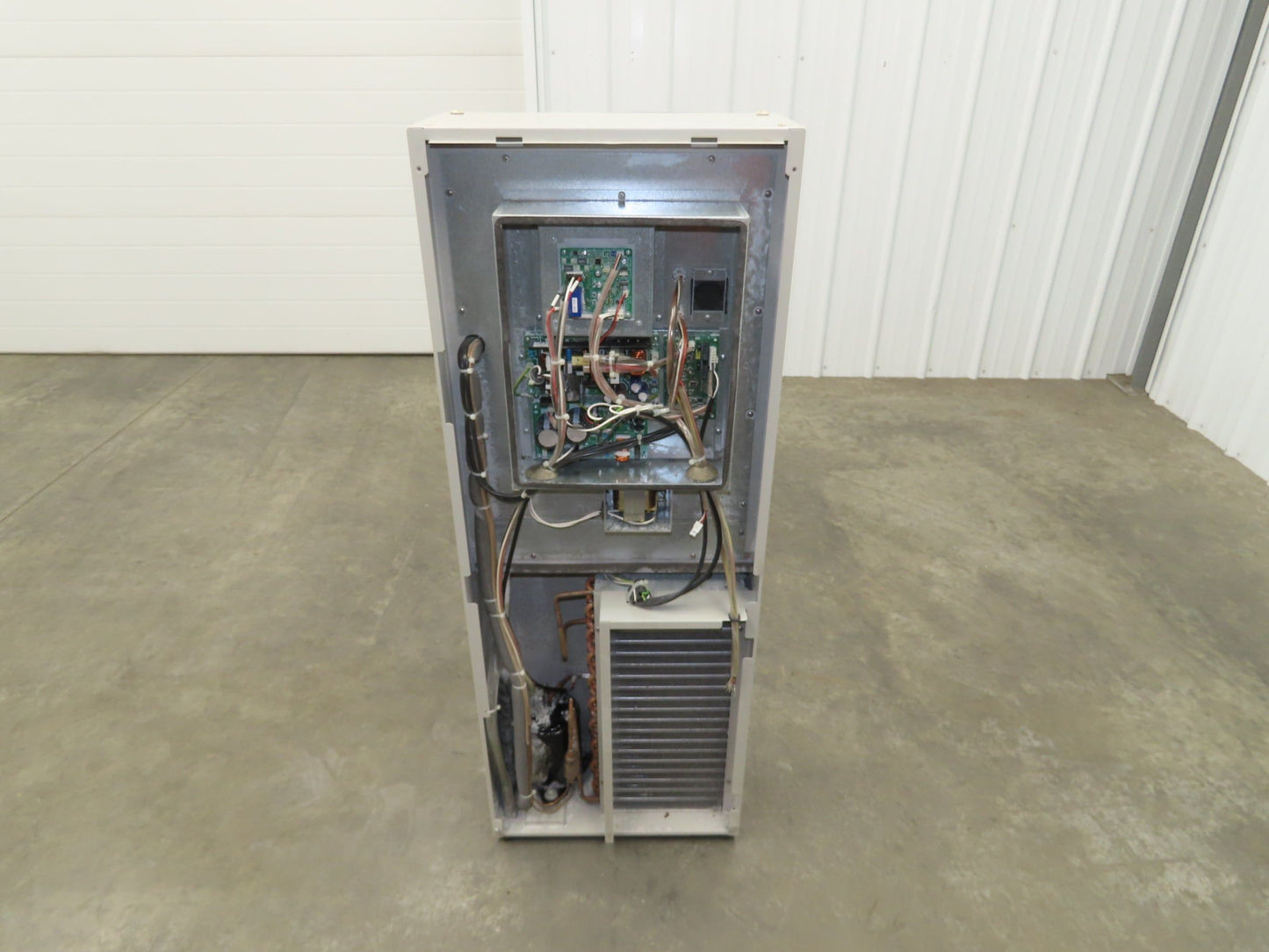 Apiste FA Cooler Electrical Enclosure AC Cooling Unit 230V 6.5A 1110W 1Ph