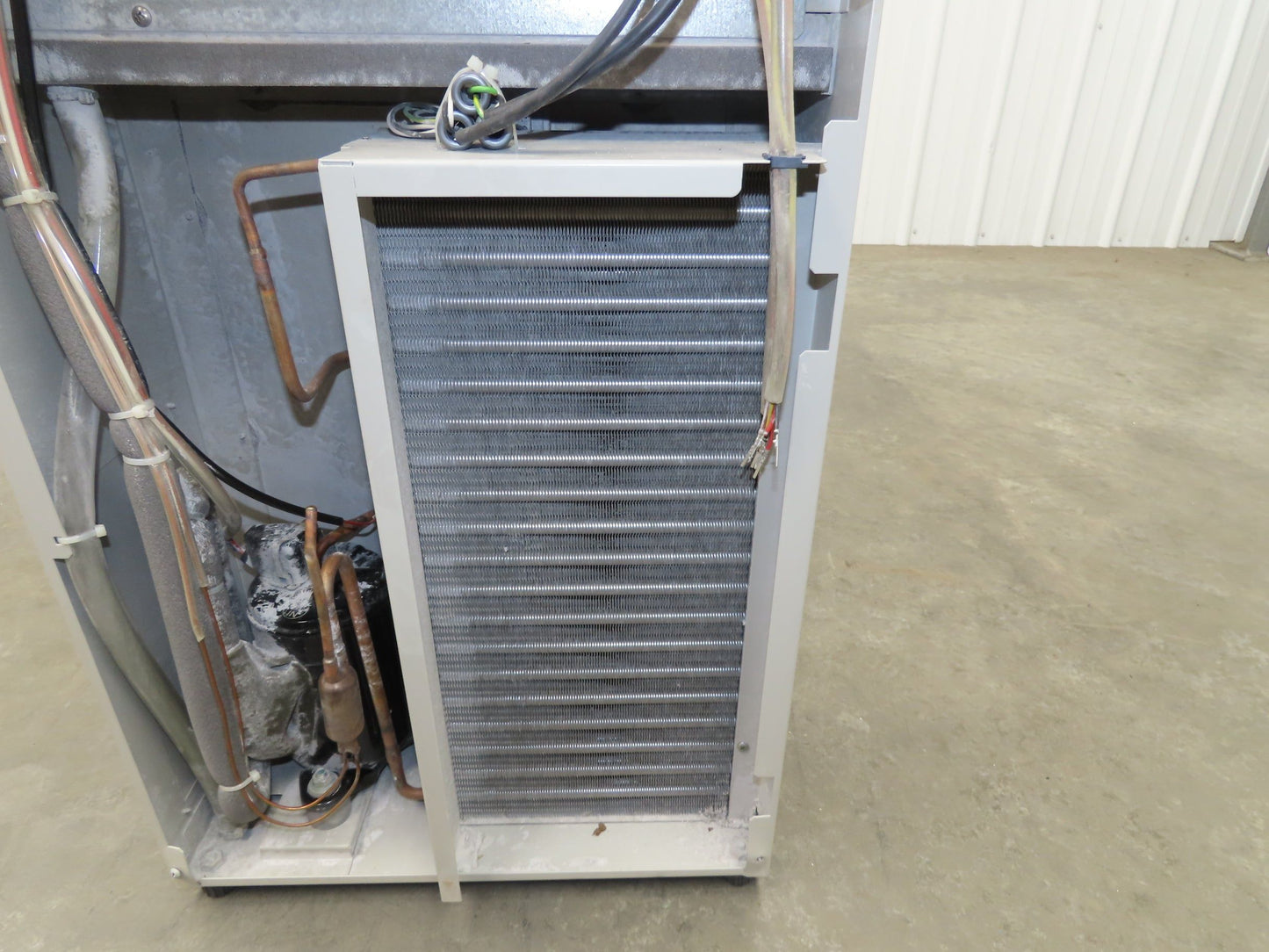 Apiste FA Cooler Electrical Enclosure AC Cooling Unit 230V 6.5A 1110W 1Ph