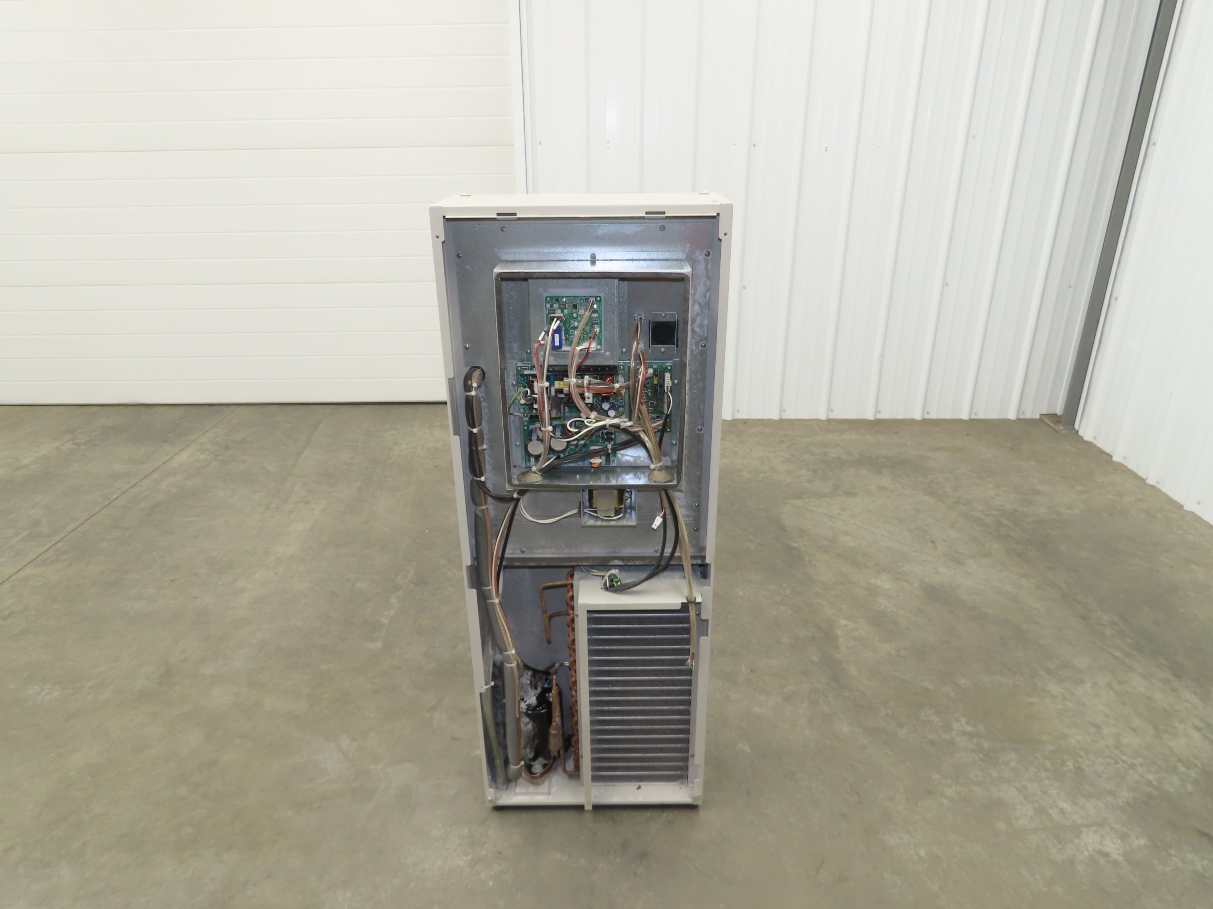 Apiste FA Cooler Electrical Enclosure AC Cooling Unit 230V 6.5A 1110W ...