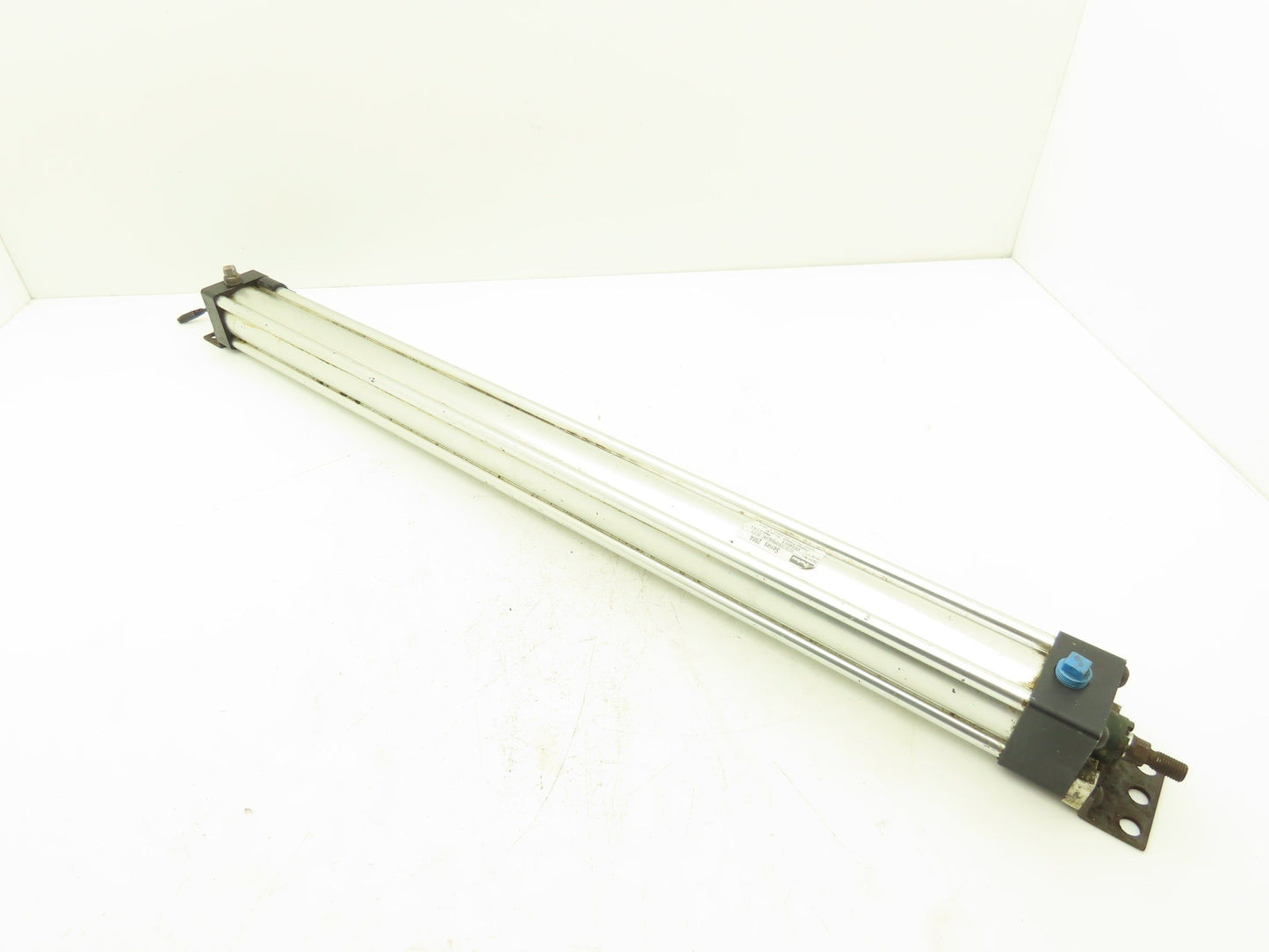 Parker CCB2MAUS14AC Series 2MA Pneumatic Air Cylinder 2" Bore 30" Stroke Foot Mt