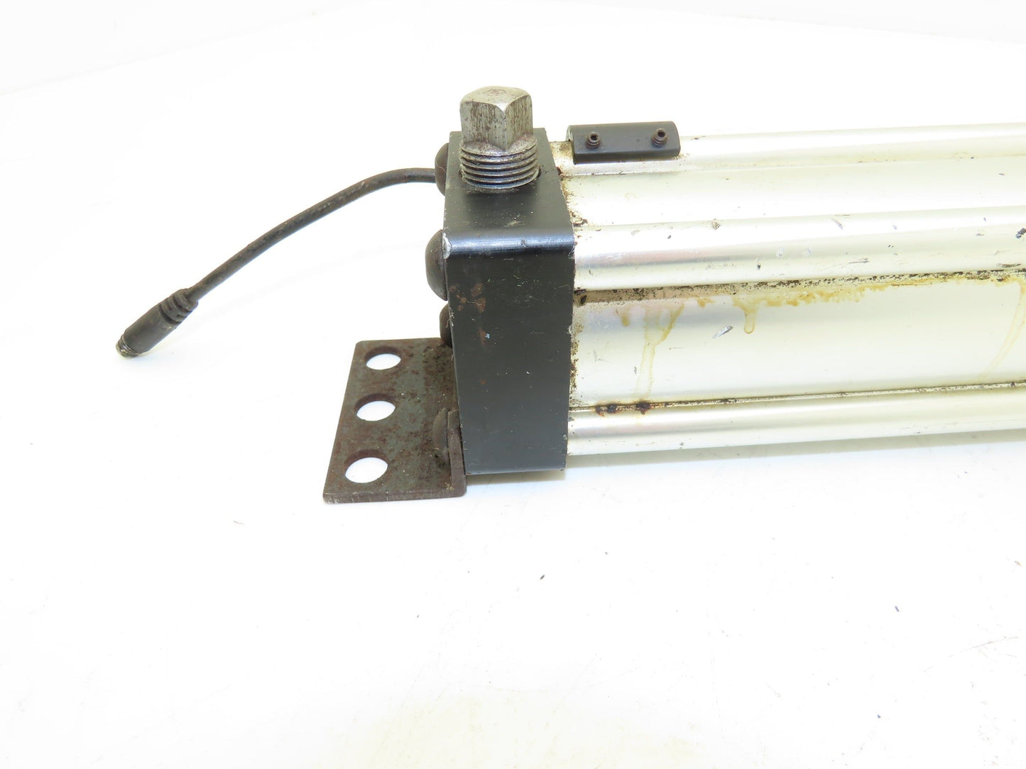 Parker CCB2MAUS14AC Series 2MA Pneumatic Air Cylinder 2" Bore 30" Stroke Foot Mt