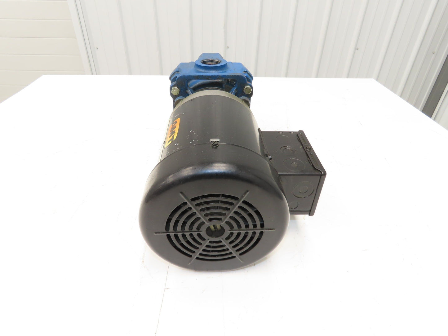 AMT 285P-95 Cast Iron Centrifugal Pump 1.25" NPT 65gpm 3/4Hp 230/460V 3PH