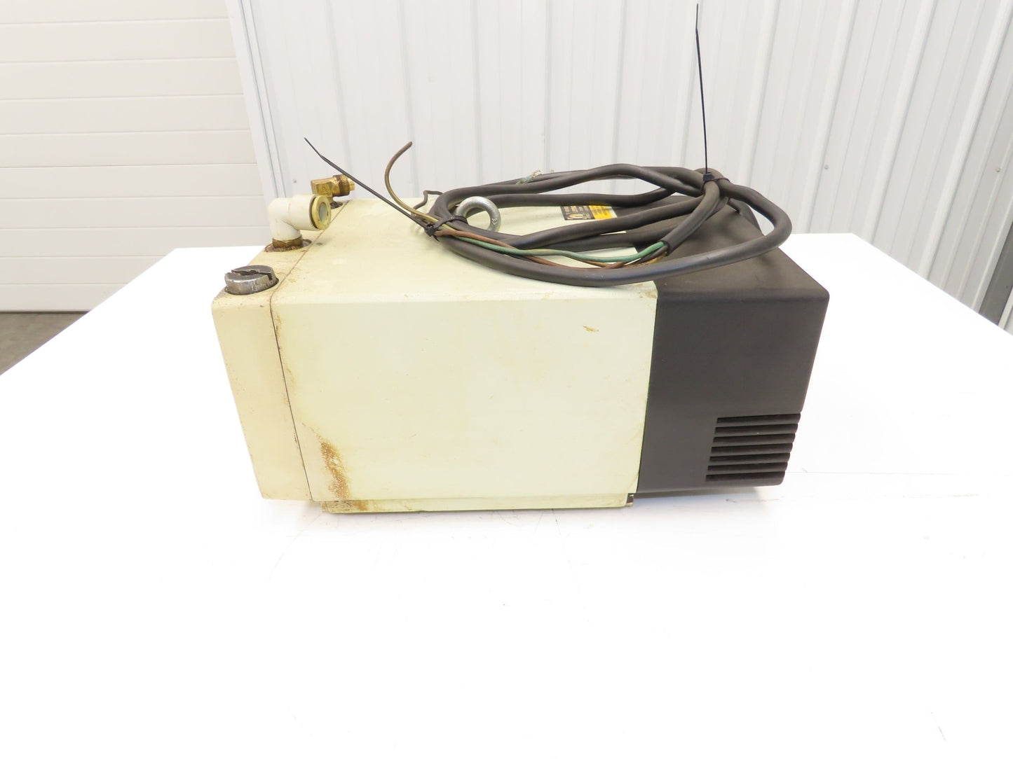 Leybold SV16 BR2W 9550165 Vacuum Pump 200V 1750rpm 50/60Hz