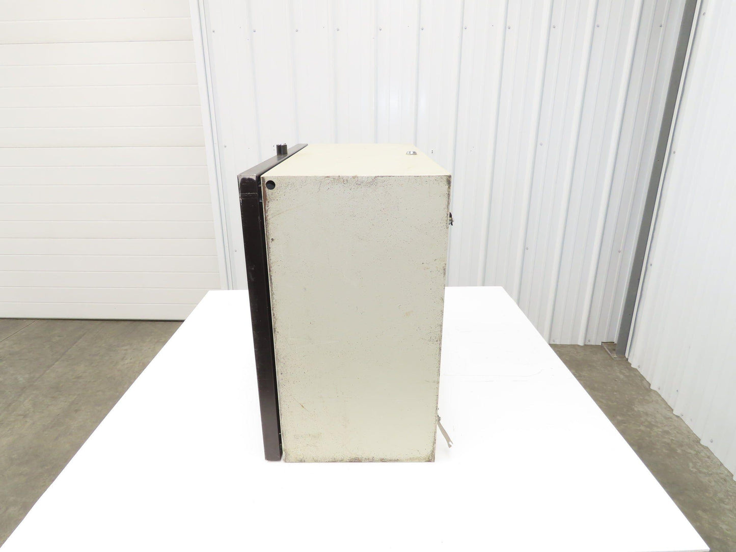Bailey NSEN01 Network 90 Cabinet Rack Enclosure Power Supply 120VAC 7.6A 36-Slot