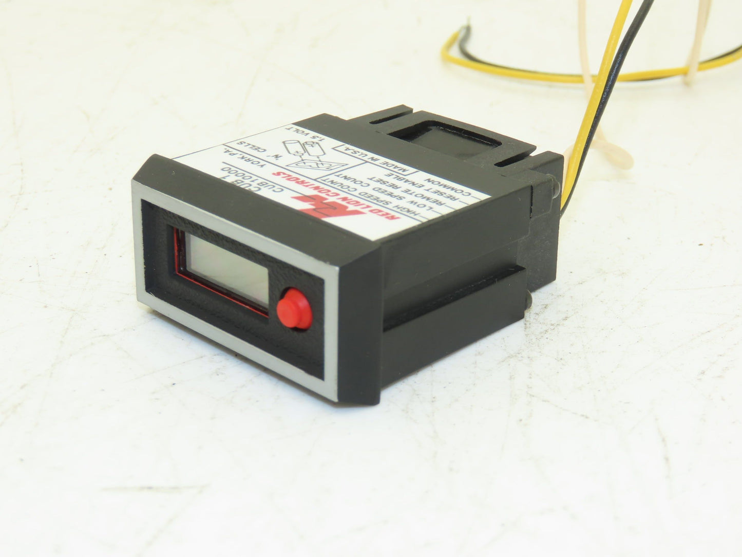 Red Lion CUB10000 Counter 6-Digit 3VDC Panel Mount 67.3x33mm IP66 50Hz/5kHz