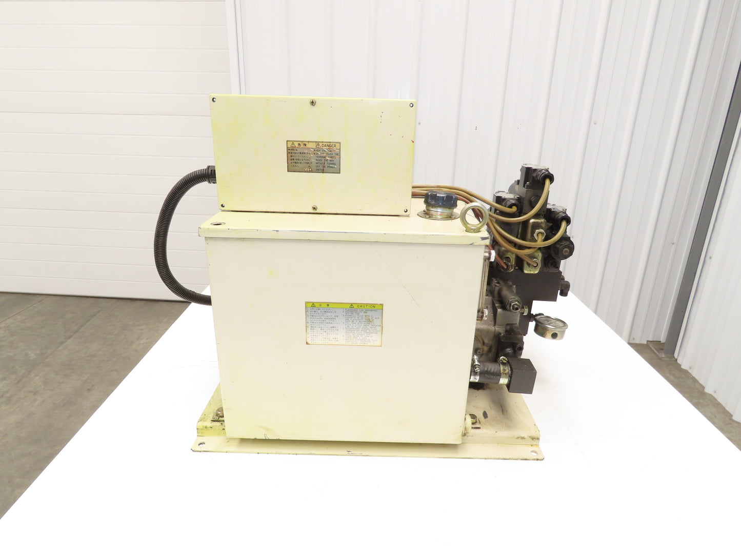 Hydraulic Power Unit 8 Gal 8gpm 2000psi 3Hp 220V 3PH P16VMR