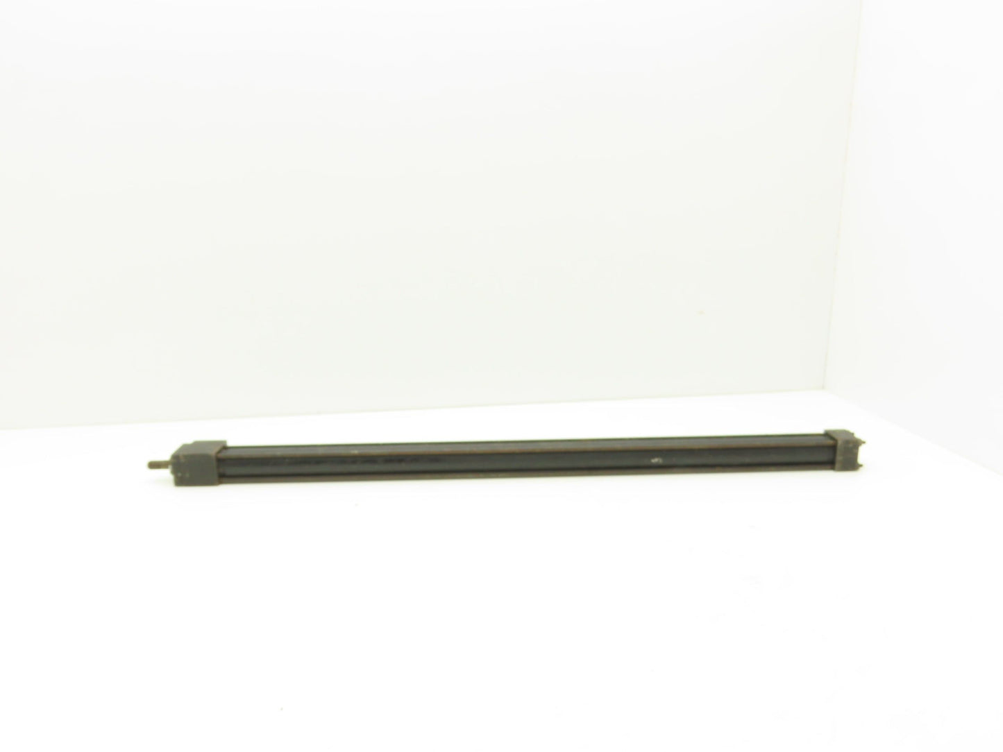 Parker TB3L Hydraulic Cylinder 1" bore 25.5" Stroke 1900psi