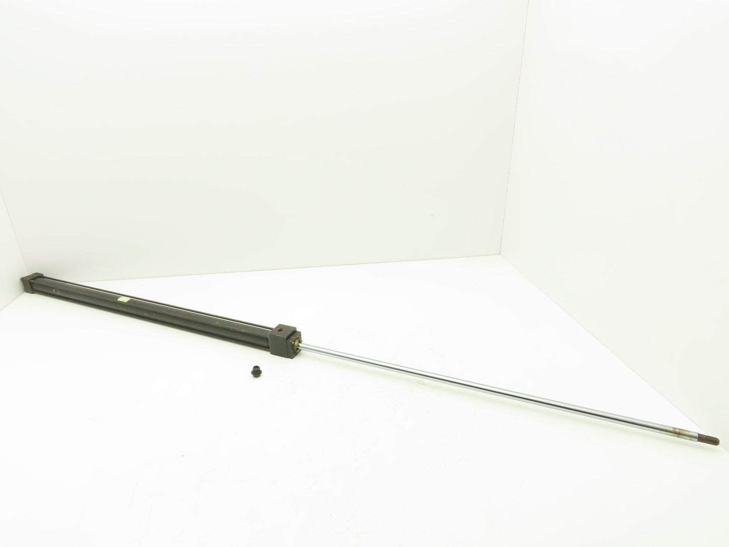 Parker TB3L Hydraulic Cylinder 1" bore 25.5" Stroke 1900psi