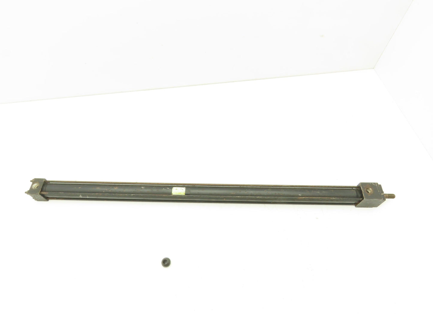 Parker TB3L Hydraulic Cylinder 1" bore 25.5" Stroke 1900psi