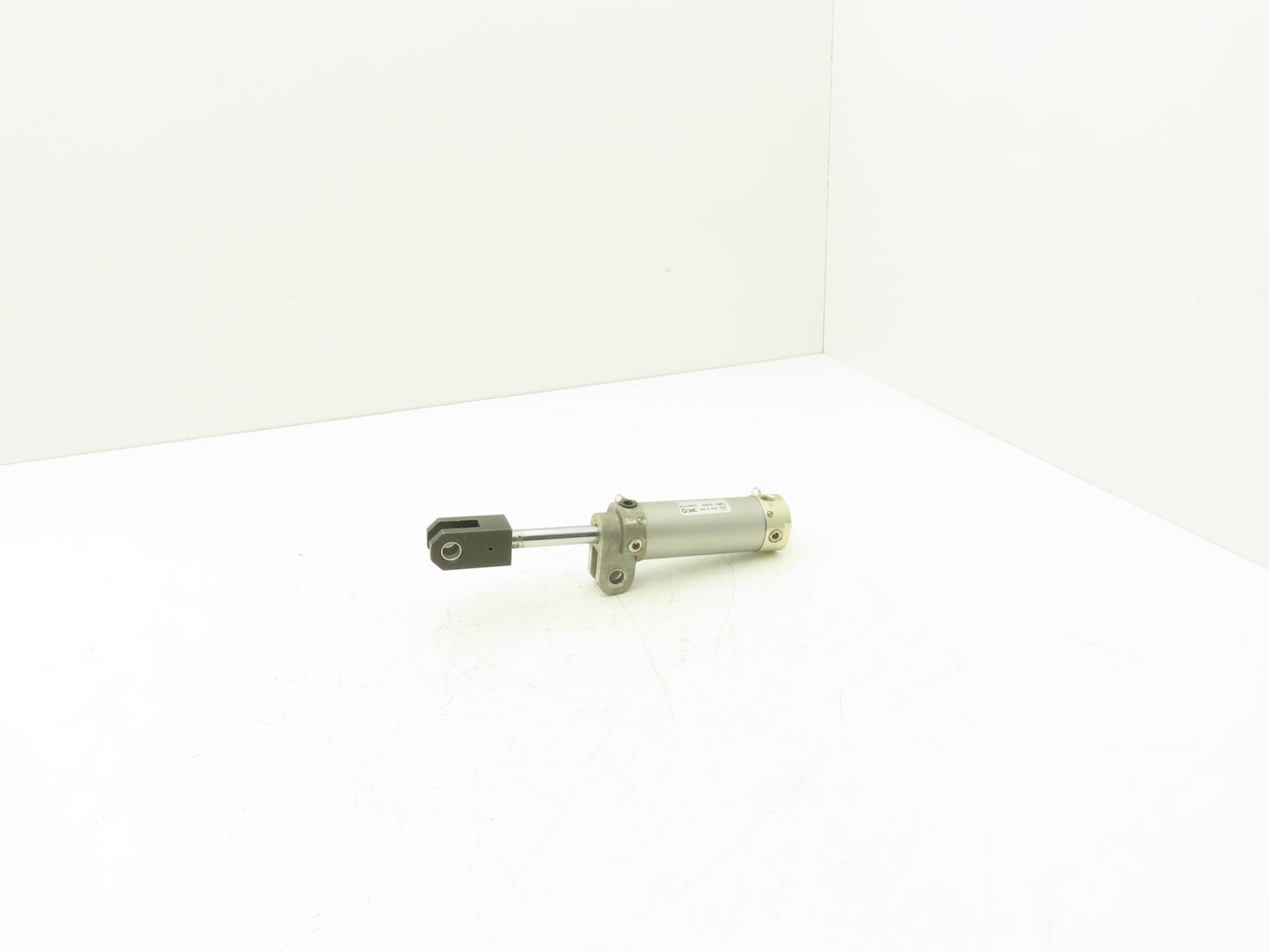 SMC CKGA32-S2198-50Y Pneumatic Air Clamp Cylinder 32mm Bore 50mm Stroke 145psi