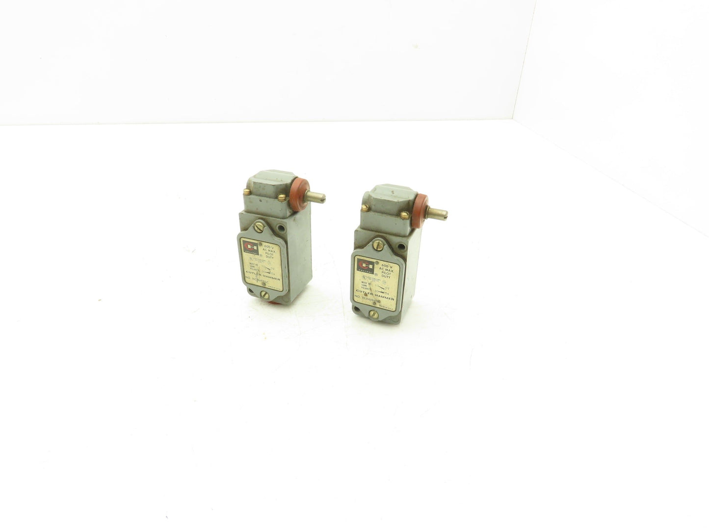 Cutler Hammer Eaton 10316H185C Limit Switch Rotary Shaft Spring Return Lot of 2