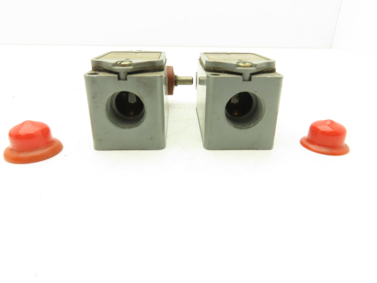Cutler Hammer Eaton 10316H185C Limit Switch Rotary Shaft Spring Return Lot of 2