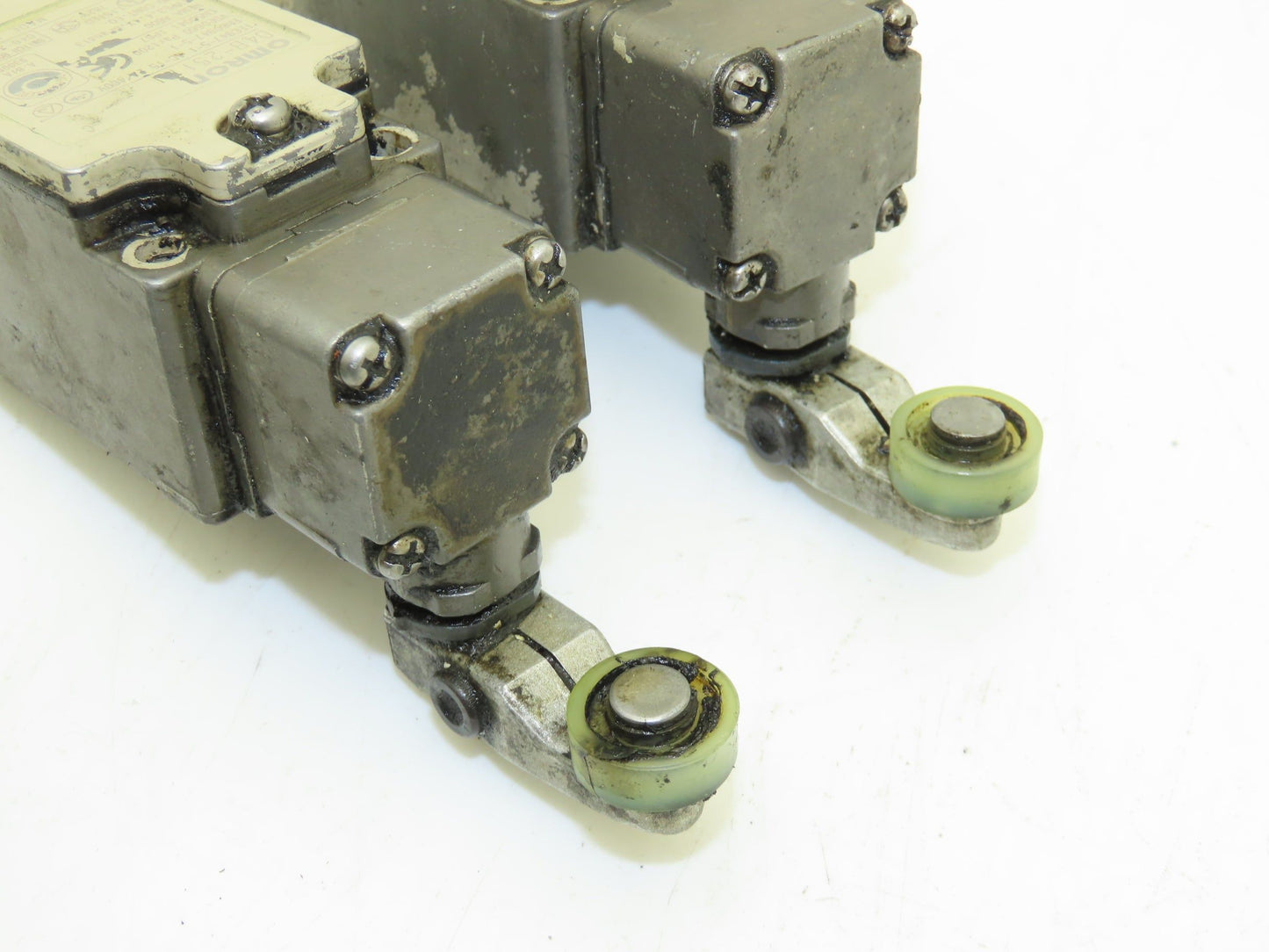 Omron D4B-2511N Roller Rocker Limit Switch IP67 400V 2A Lot of 3