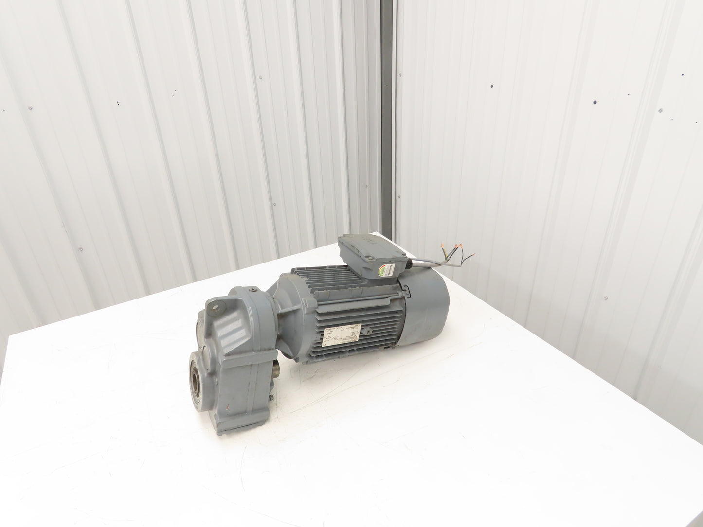 Sew Eurodrive FH47/GDRN100L4/BE5 Brake Gearmotor 2.2Kw 220/380V 102rpm 17.33:1
