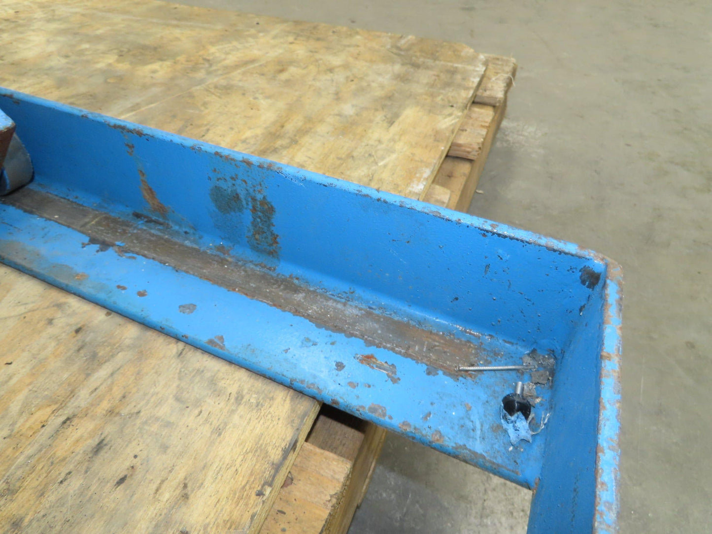 Bishamon Optimus Hydraulic Lift Table 2500lbs 36" Travel 24x48" Top 3Ph