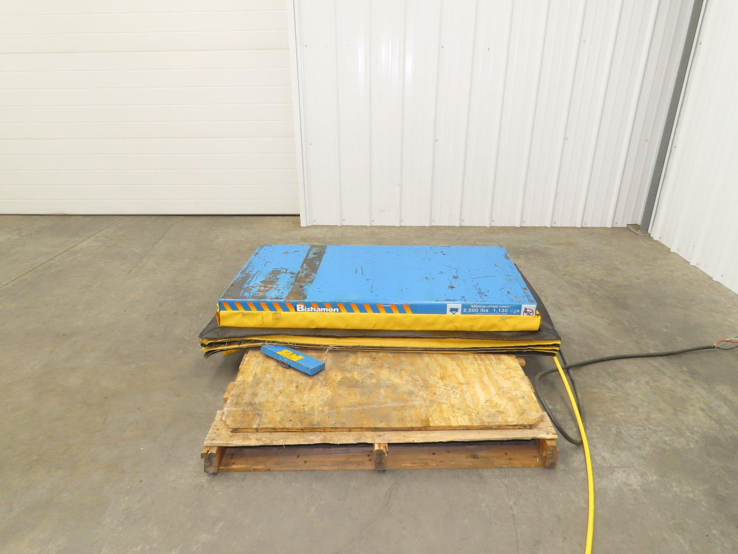 Bishamon Optimus Hydraulic Lift Table 2500lbs 36" Travel 24x48" Top 3Ph