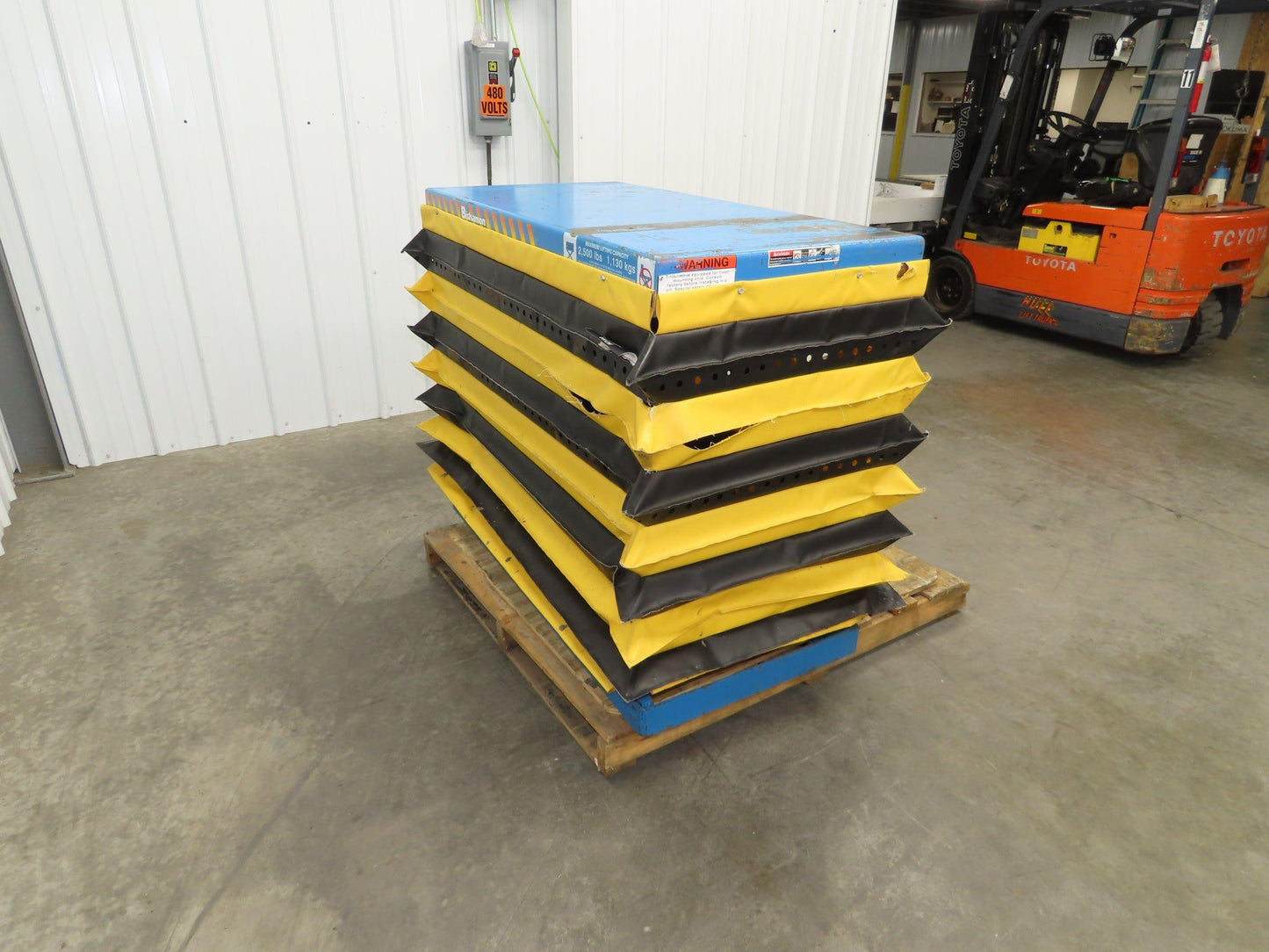 Bishamon Optimus Hydraulic Lift Table 2500lbs 36" Travel 24x48" Top 3Ph