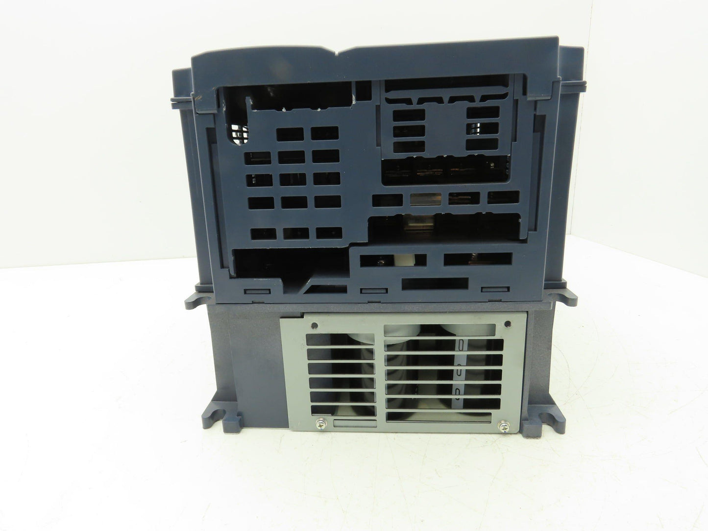 Fuji Electric FRN22VG1S-2J Frenic-VG VFD AC Drive 3Ph 230V 90A 500Hz 30Hp 34kVA