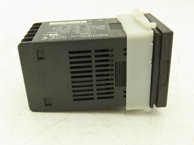 Keyence TF4-10 Temperature Controller 120/240VAC 1Ph In