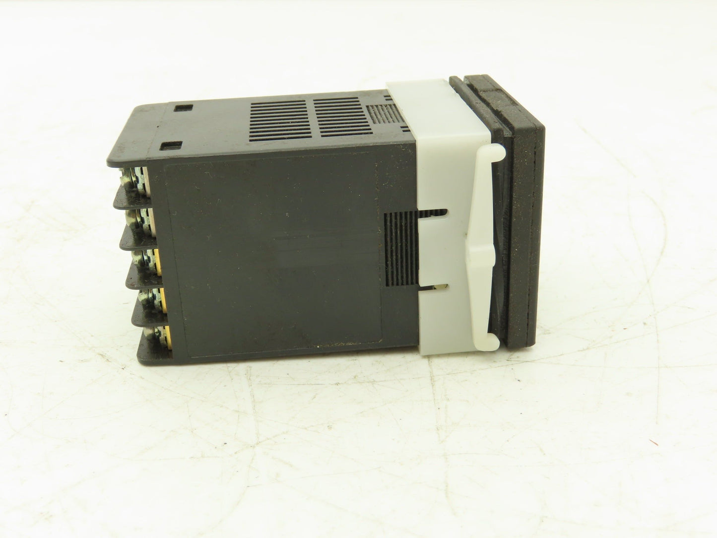Keyence TF4-10 Temperature Controller 120/240VAC 1Ph In