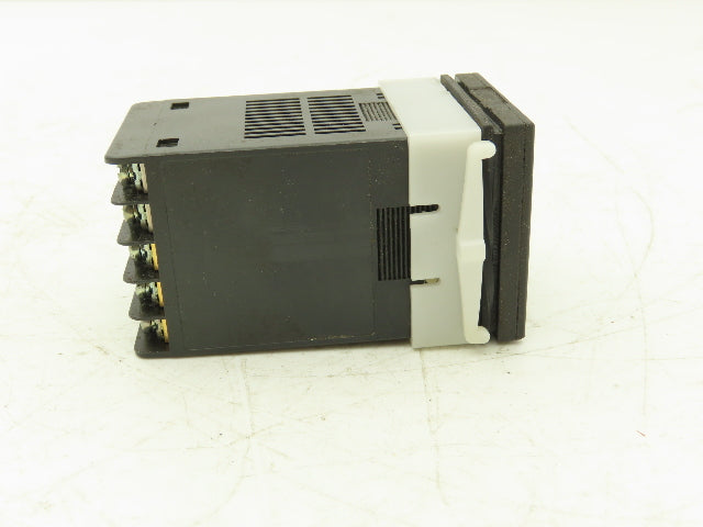 Keyence TF4-10 Temperature Controller 120/240VAC 1Ph In