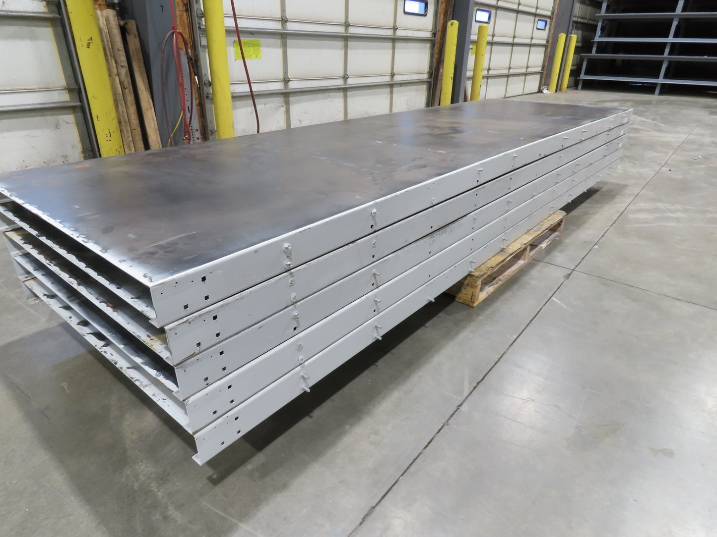 Hytrol FXG Belt Conveyor 43"x 60' White Slider Bed 12' Sections -No Drive