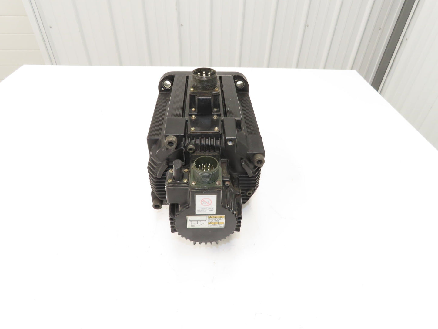 Yaskawa Electric SGMGH-44A2A-YR15 AC Servo Motor 4400W 28.4N-m 1500rpm 200V