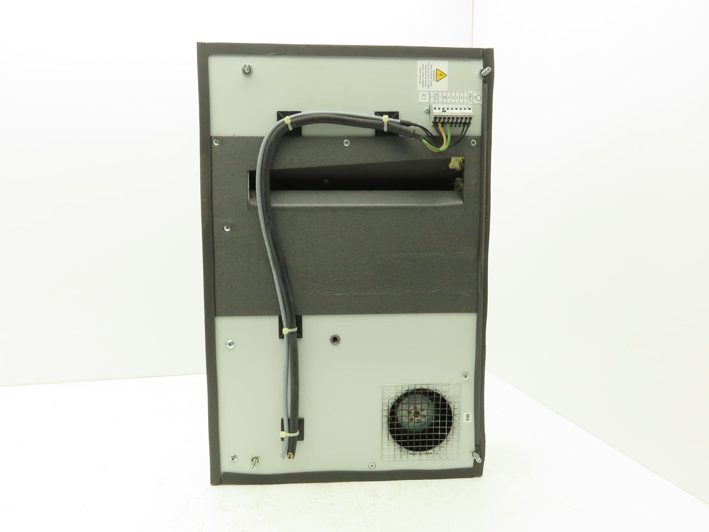 Rittal SK 3302310 Enclosure Cooling Unit 115VAC 4A 1296 BTU Wall Mounted*READ