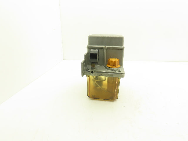 Showa LCB 4 Lubrication Oil Pump Machine Oiler 6L Tank 0.1 L/Min 200V