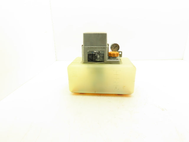 Showa LCB 4 Lubrication Oil Pump Machine Oiler 6L Tank 0.1 L/Min 200V