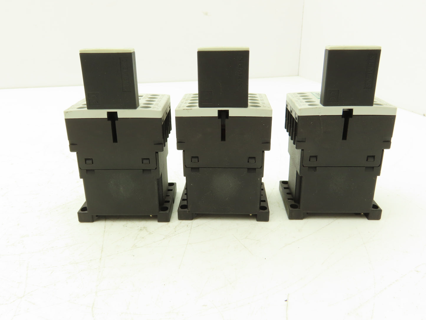 Siemens 3RH1131-1BB40 Contactor Relay & Surge Suppressor 24V Coil 600V Lot of 3