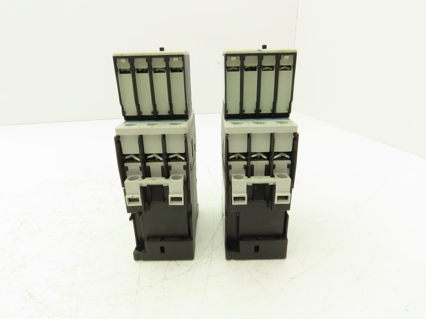 Siemens 3RT1023-1B Motor Starter Contactor Relay 24V Coil 7.5Hp 600V Lot of 2