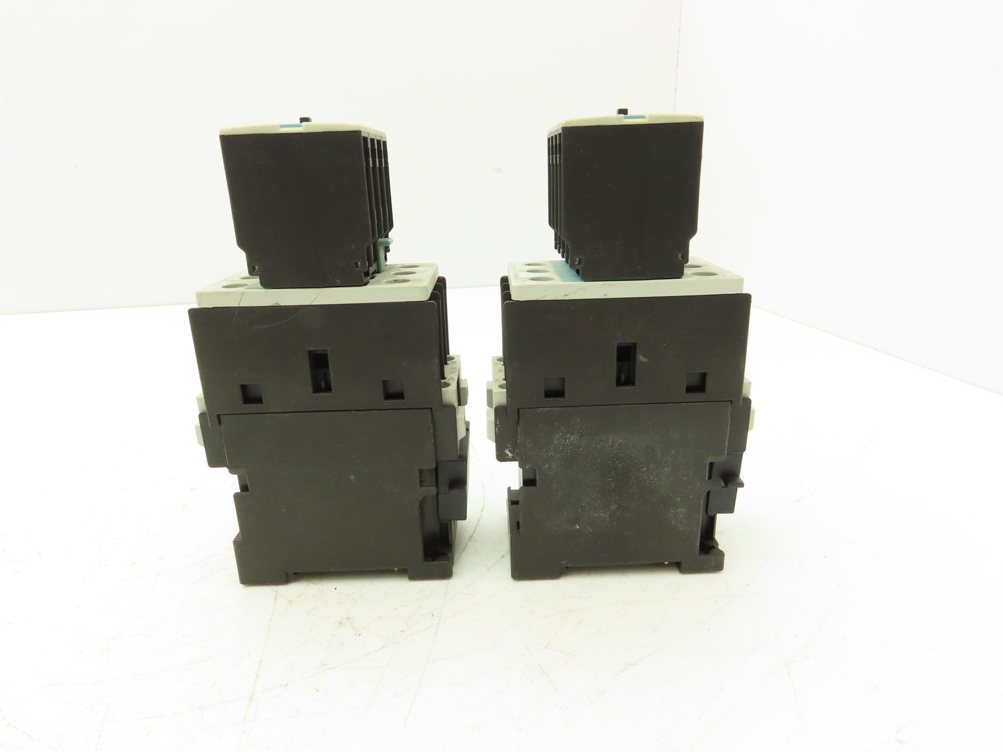 Siemens 3RT1023-1B Motor Starter Contactor Relay 24V Coil 7.5Hp 600V Lot of 2