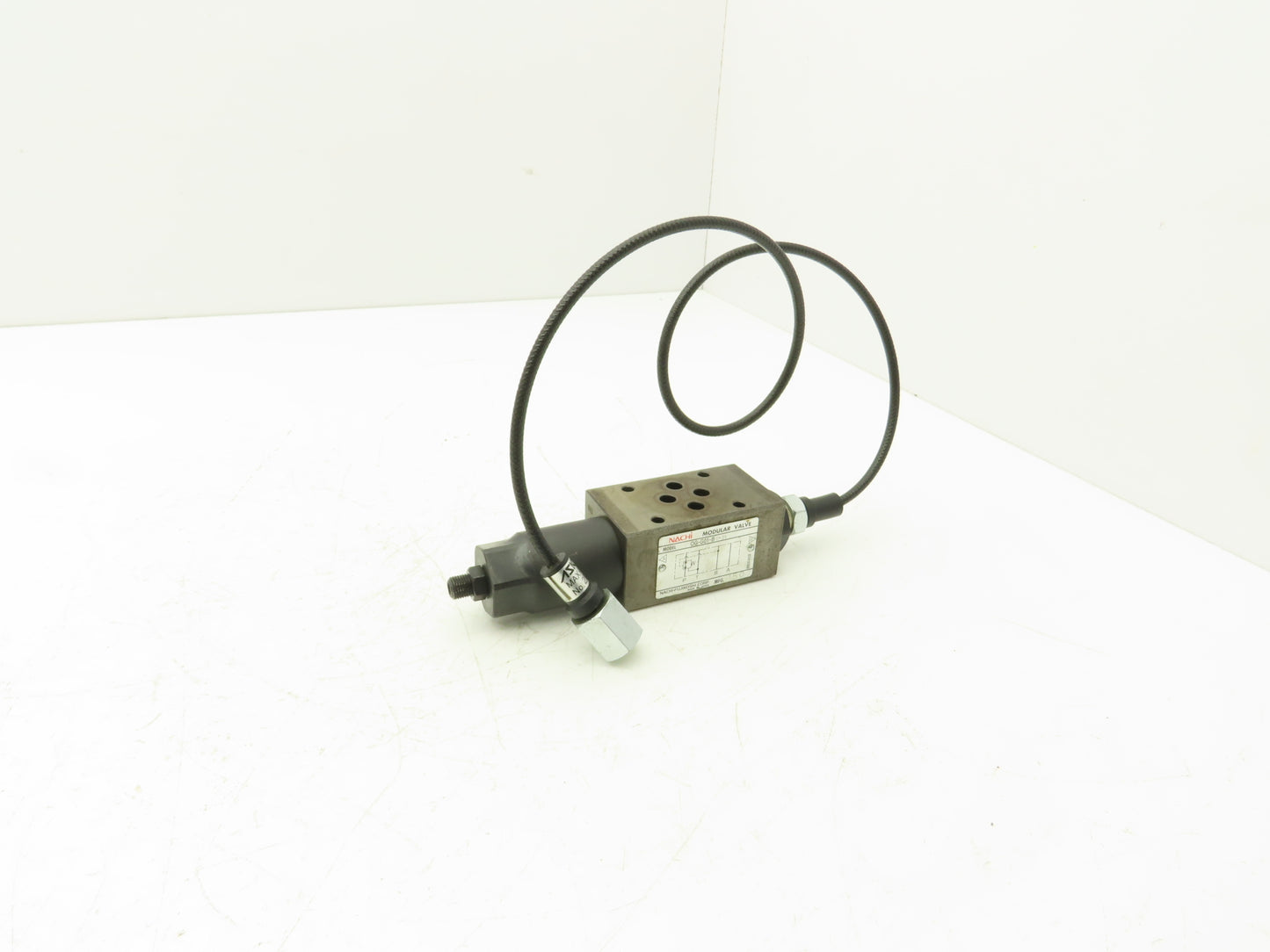 Nachi OG-G01-BC-21 Hydraulic Modular Valve 200VAC with 26" Remote Gauge Hose