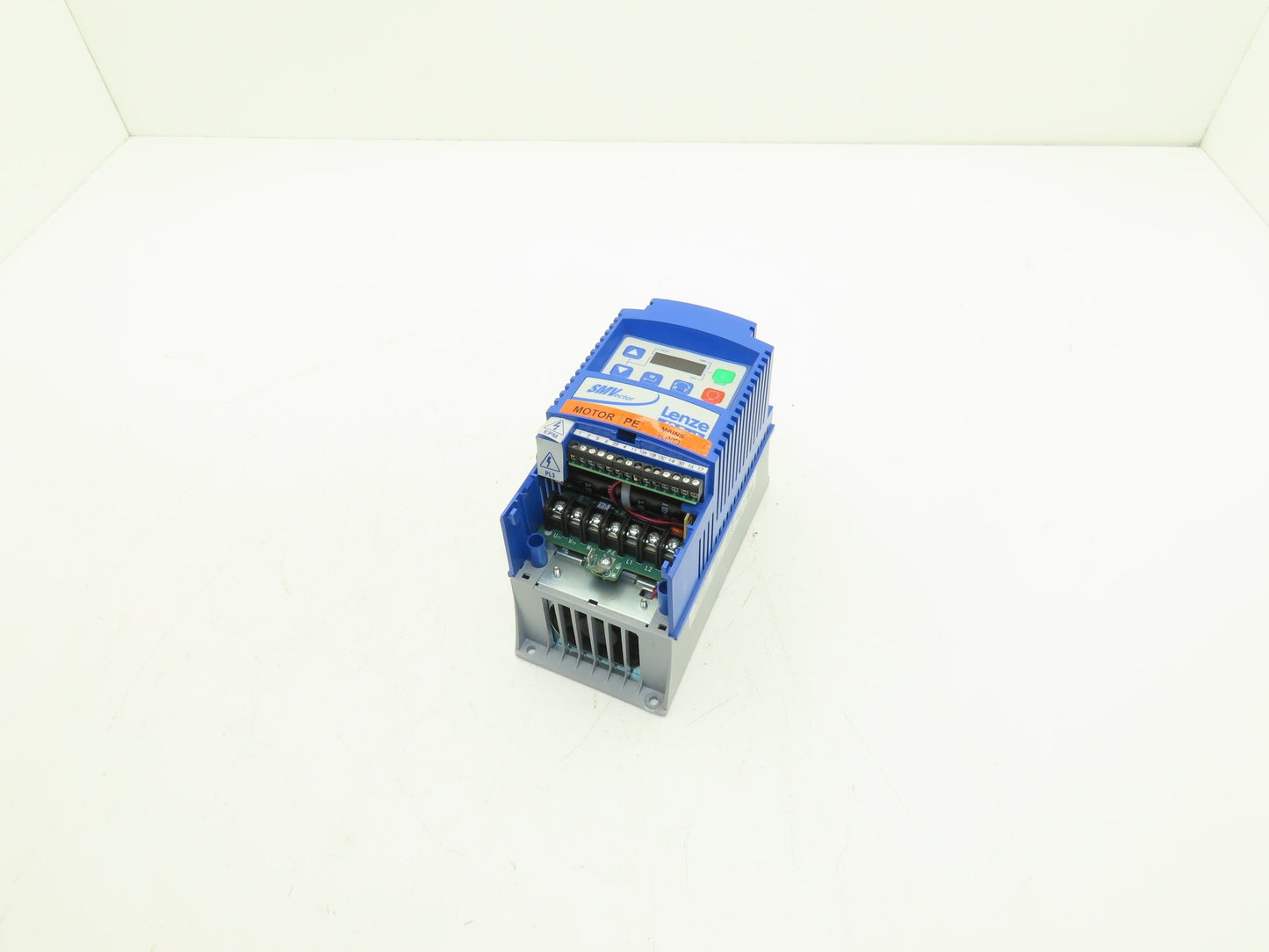 Lenze ESV402N04TXB 5 HP SMVector AC Tech Inverter Drive 400/480v 50/60hz