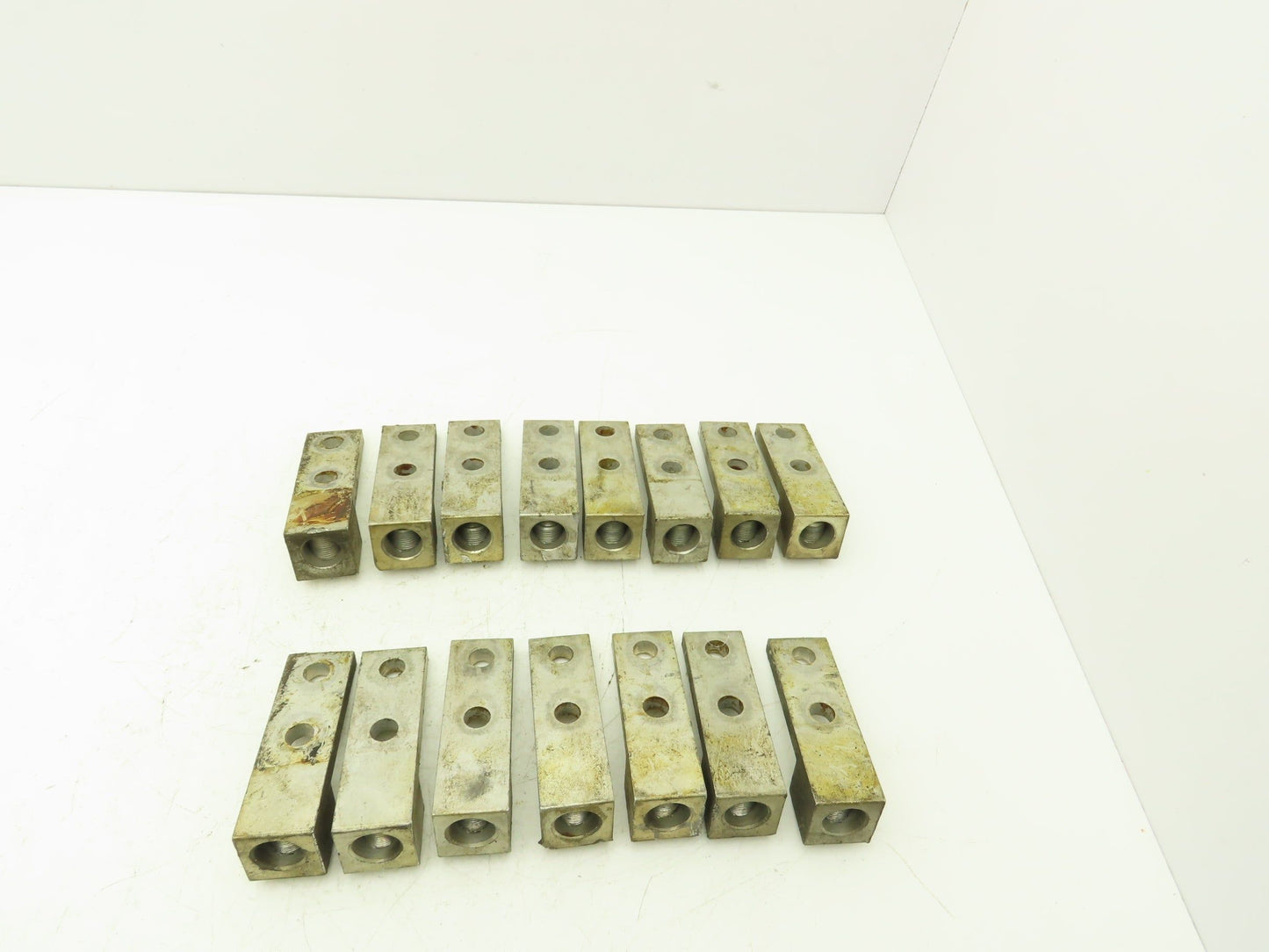CMC LA-600-2 Lug Mechanical Wire Connector AL9CU 2AWG-600MCM Lot of 15