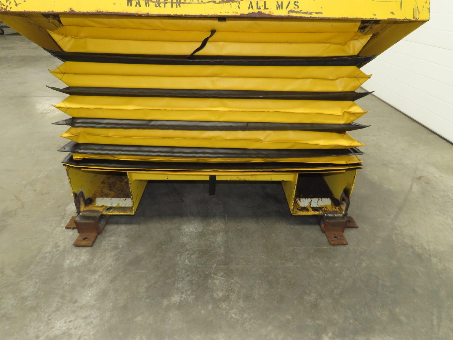 Airfloat Pneumatic Tilt Table Tote Tipper 8000lbs 28° Degree 55x44" Top 14" Lip
