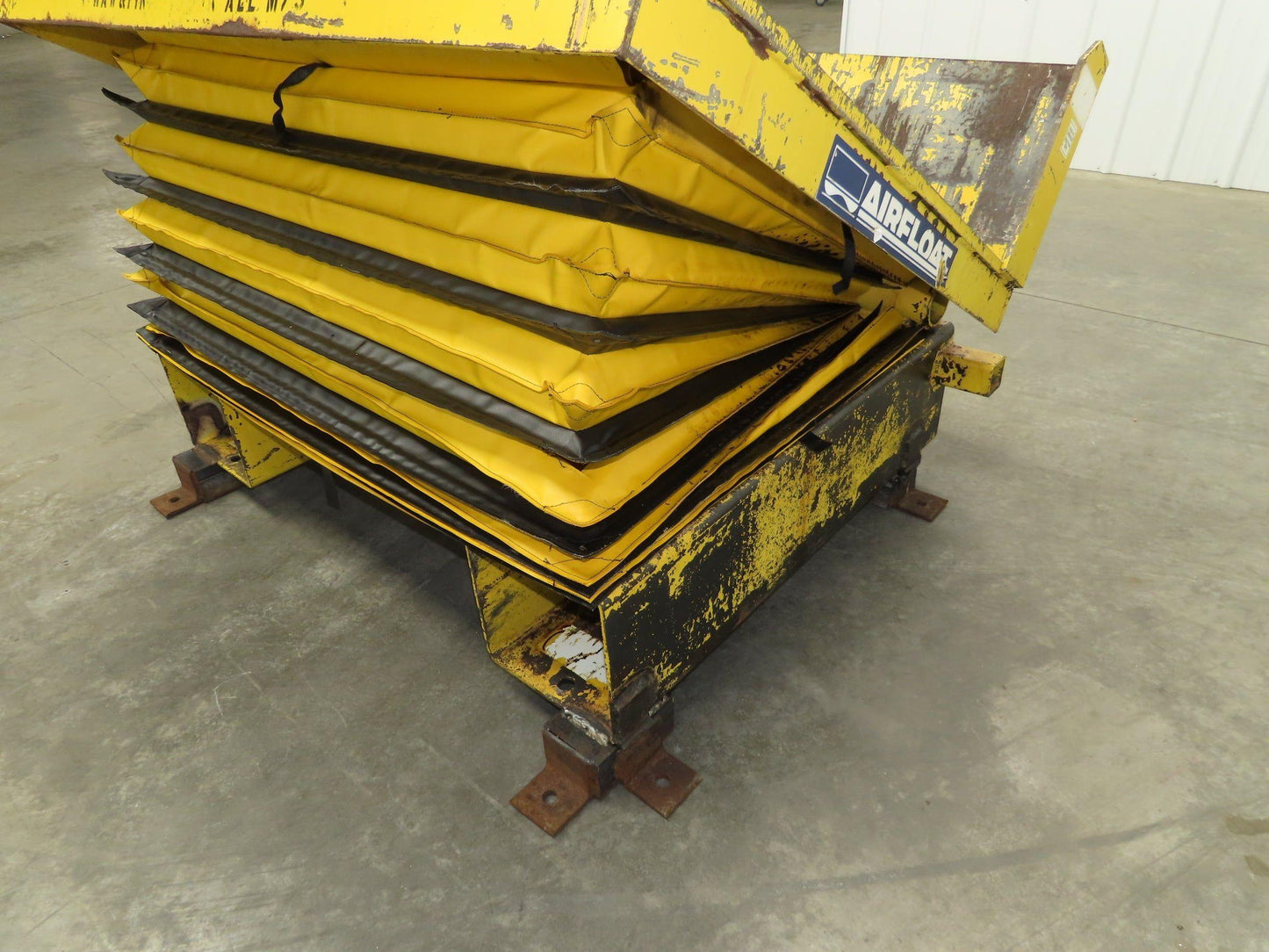 Airfloat Pneumatic Tilt Table Tote Tipper 8000lbs 28° Degree 55x44" Top 14" Lip