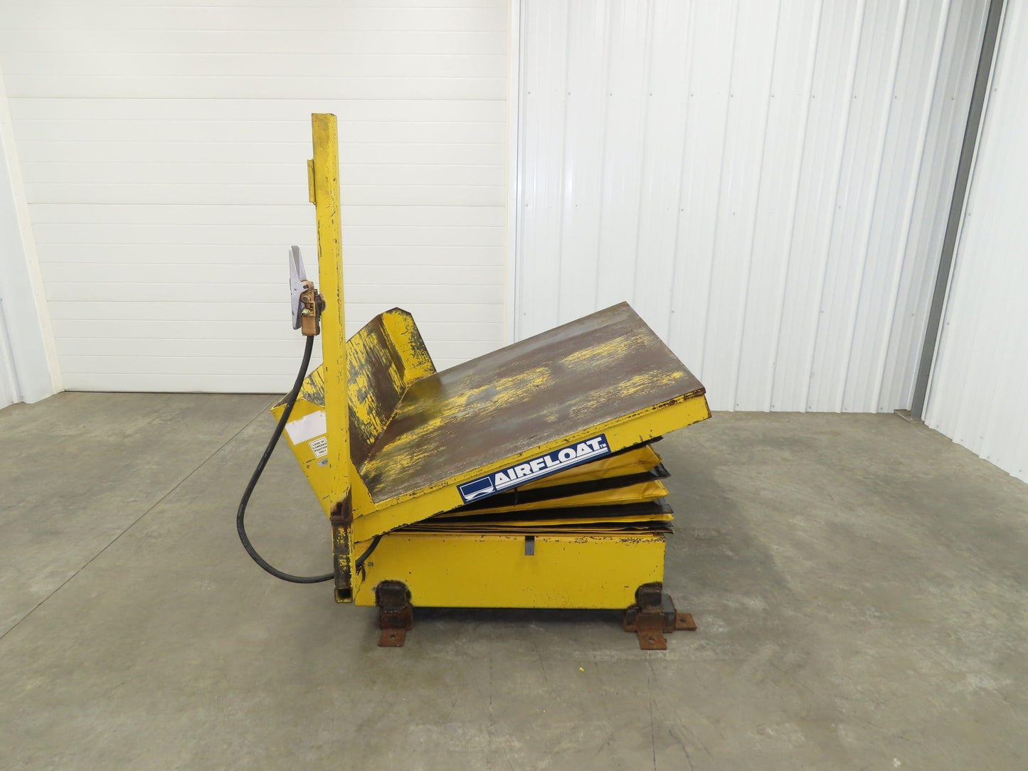 Airfloat Pneumatic Tilt Table Tote Tipper 8000lbs 28° Degree 55x44" Top 14" Lip