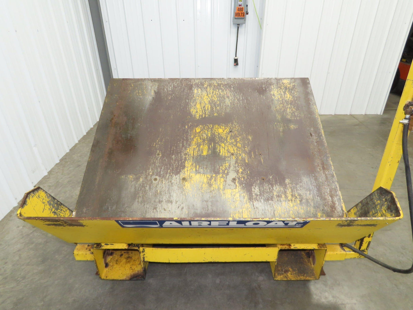 Airfloat Pneumatic Tilt Table Tote Tipper 8000lbs 28° Degree 55x44" Top 14" Lip
