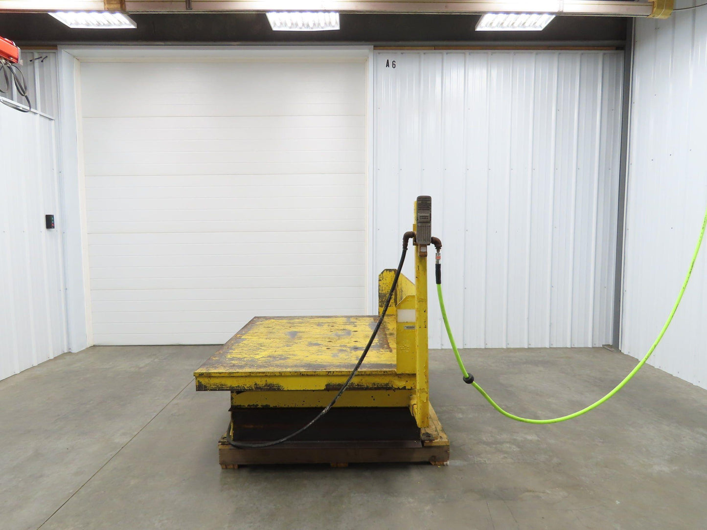 Airfloat Pneumatic Tilt Table Tote Tipper 8000lbs 28° Degree 55x44" Top 14" Lip