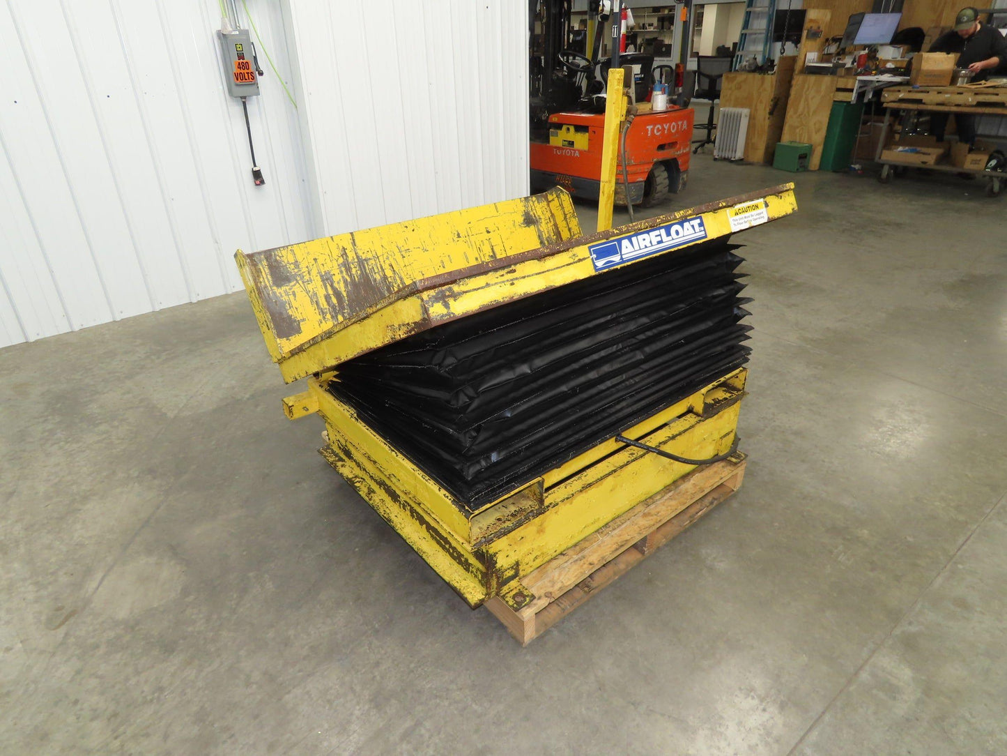 Airfloat Pneumatic Tilt Table Tote Tipper 8000lbs 28° Degree 55x44" Top 14" Lip