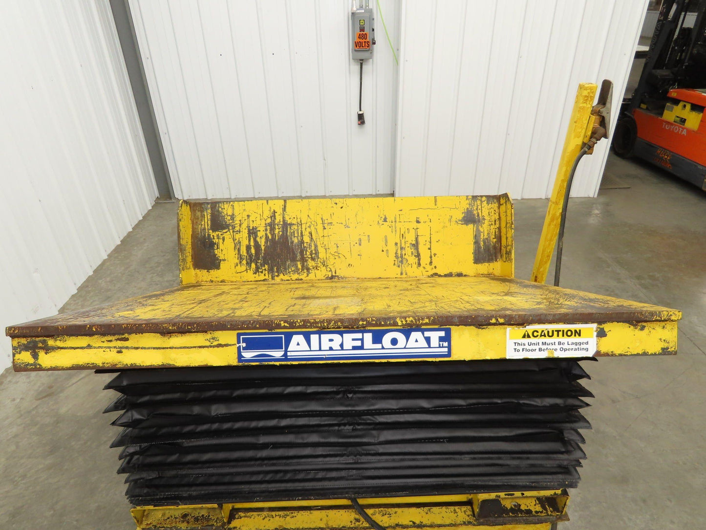 Airfloat Pneumatic Tilt Table Tote Tipper 8000lbs 28° Degree 55x44" Top 14" Lip