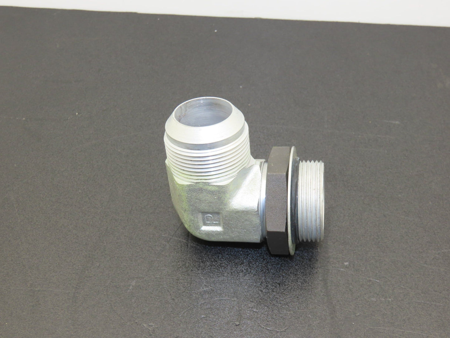 (2) Parker 20 C5OX-S 1-1/4"-20 Triplelok JIC 37° Straight THD 90° Elbow SAE-ORB