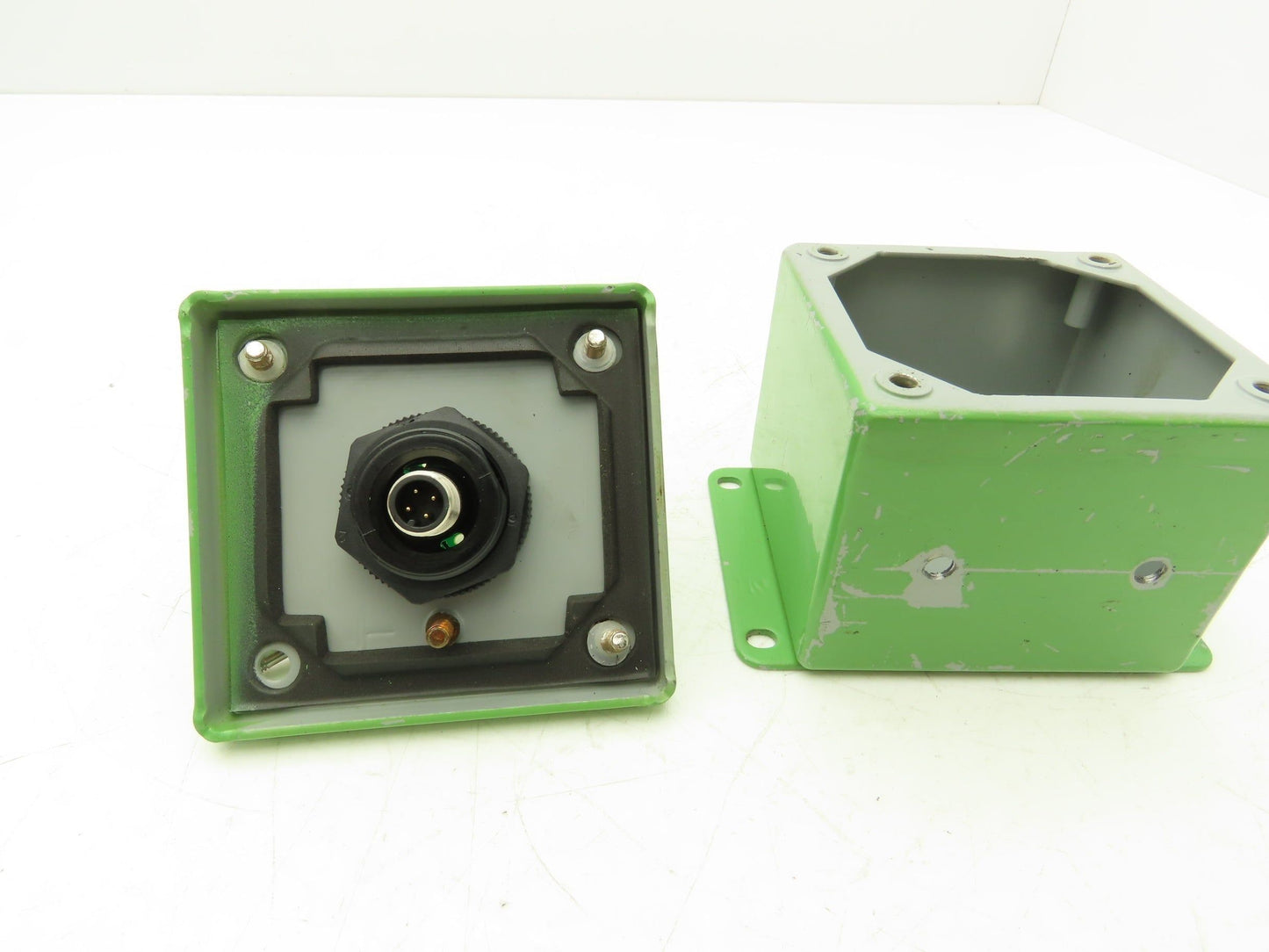 Banner K50LGRXPQ LED Indicator Dome 50mm EZ-LIGHT Red Green 18-30VDC Enclosure