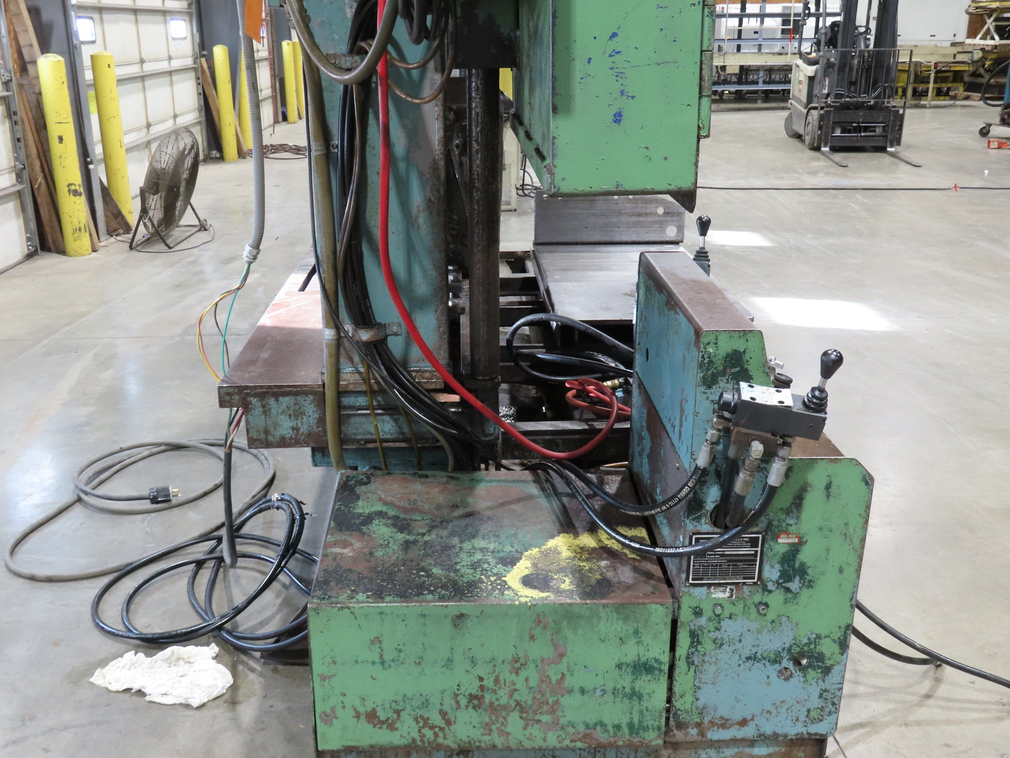 WF Wells B-52-2 Horizontal Steel Bandsaw 22"x 40" Twin Post 10HP 3PH 460V