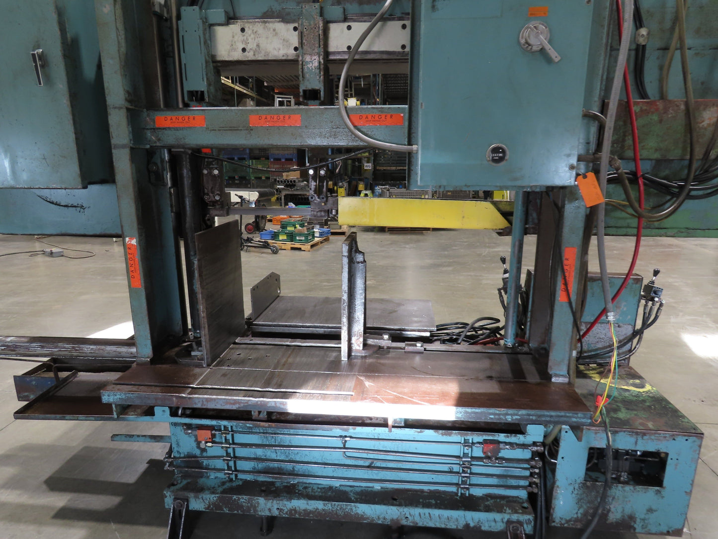 WF Wells B-52-2 Horizontal Steel Bandsaw 22"x 40" Twin Post 10HP 3PH 460V