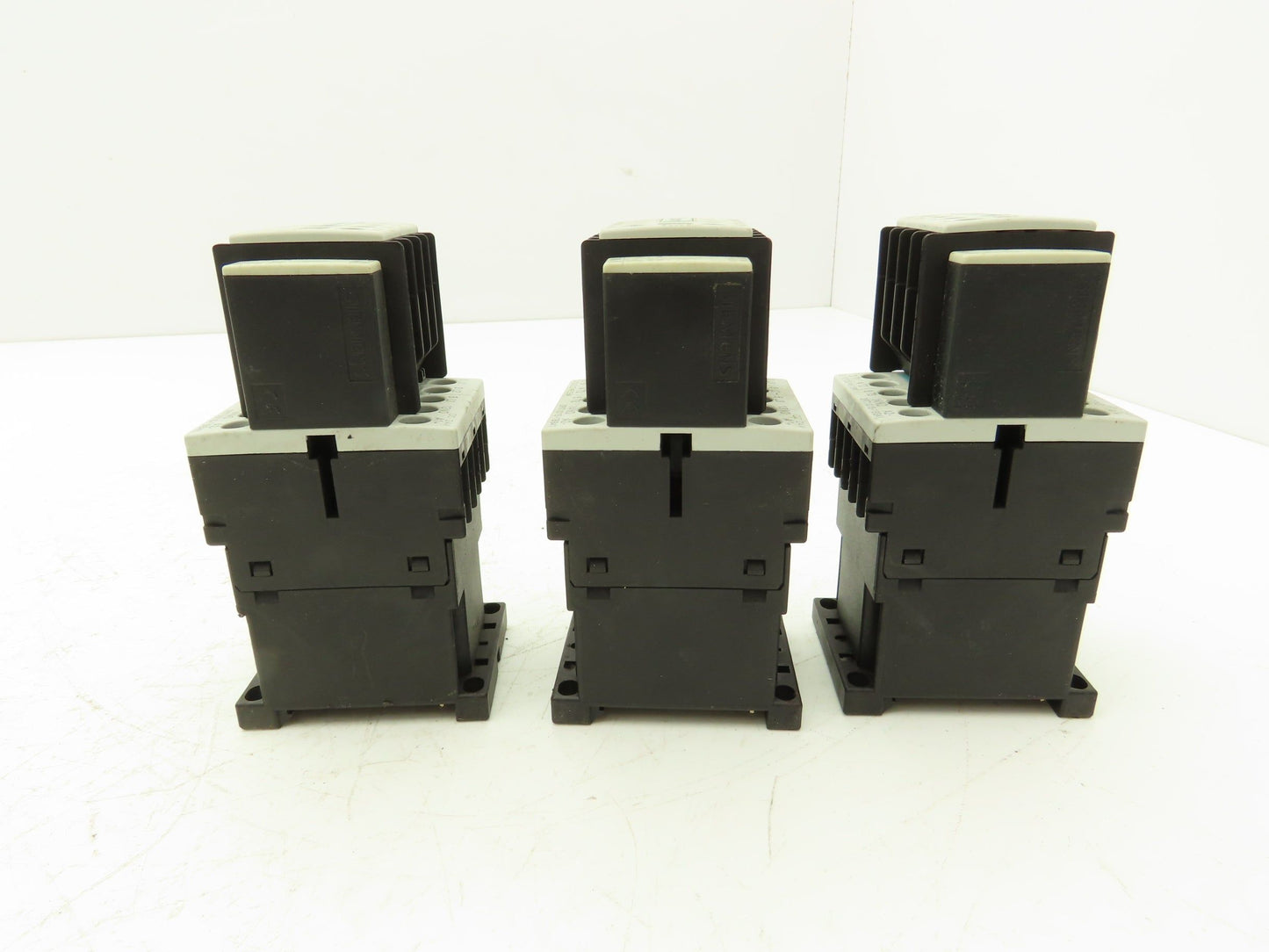 Siemens 3RT1015-1BB41 Motor Starter Contactor 24V Coil 5Hp 600V Lot of 3